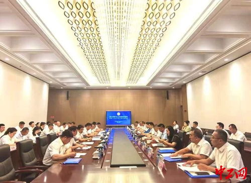 錫林郭勒盟工會(huì)召開現(xiàn)場(chǎng)會(huì) 深化產(chǎn)業(yè)工人隊(duì)伍建設(shè)改革與廠務(wù)公開民主管理